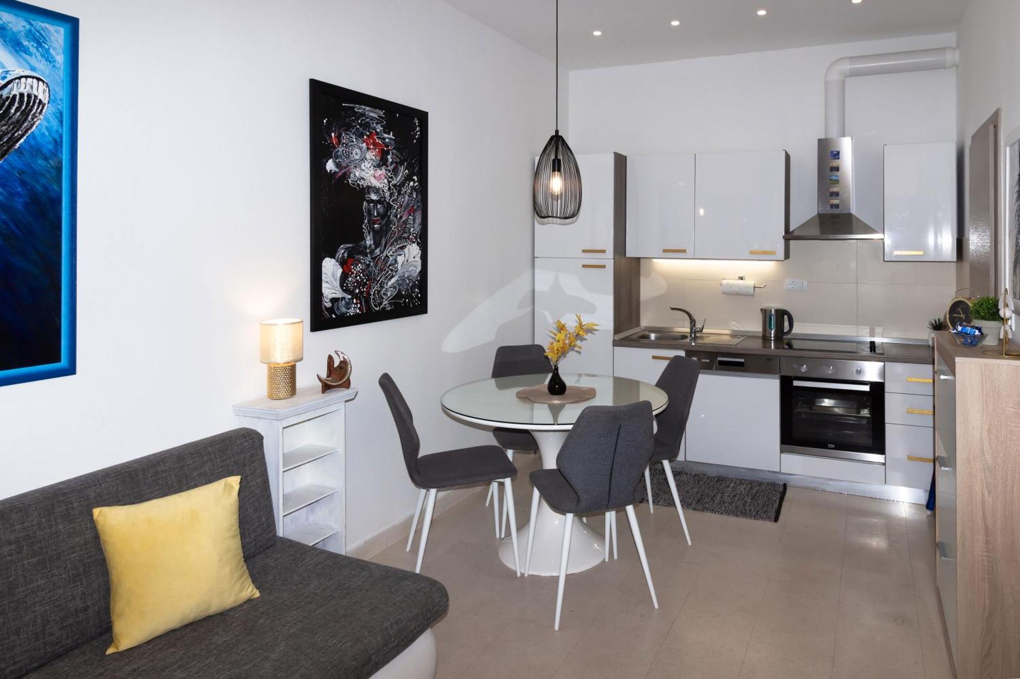 Moon Apartman *