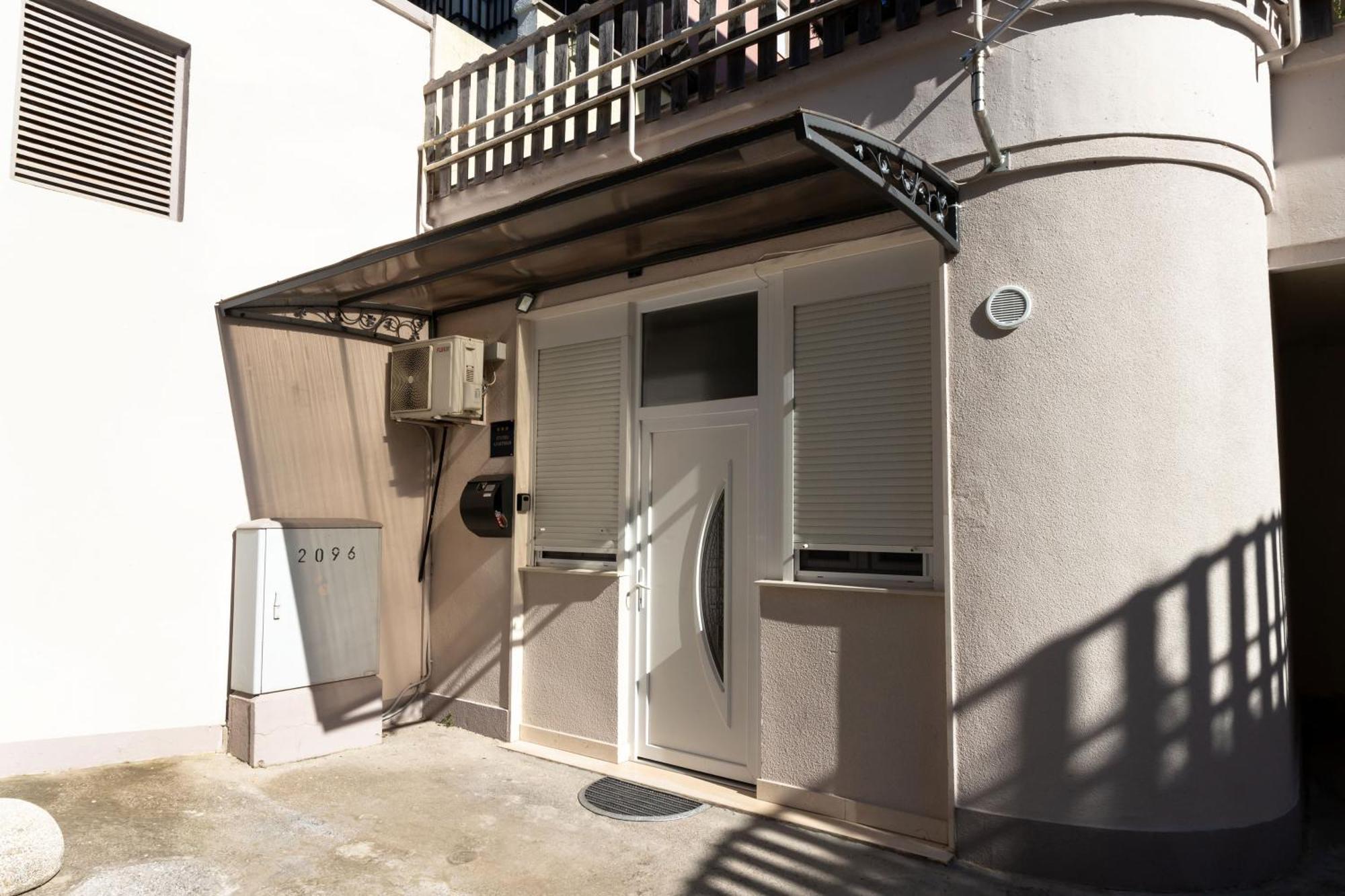 Moon Apartman